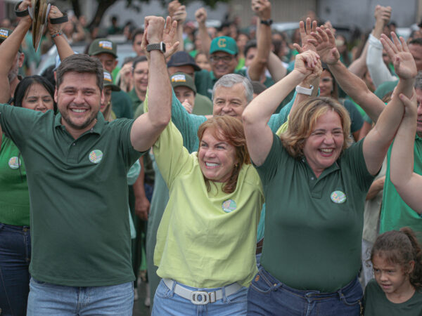 Em caminhada com mais de 200 apoiadores, pré-candidata Fátima Gavioli participa do Pra Frente Goiás em Jaraguá