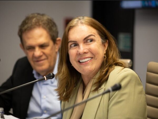 Fátima Gavioli defende que novo ciclo da administração federal deve focar na resolução de problemas estruturais