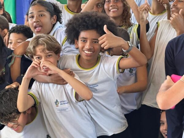 Fátima Gavioli acompanha assinatura de ordem de serviço para obra de R$ 4,1 milhões em escola estadual de Goiânia
